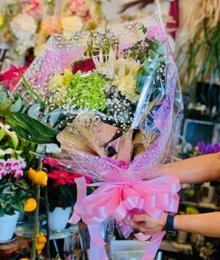 “抱えきれないほどの花束”｜「彩季舎」　（群馬県高崎市の花キューピット加盟店 花屋）のブログ