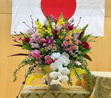 卒業式の演壇花「彩季舎」（群馬県高崎市の花屋）のギャラリー写真