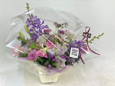 お誕生祝いのアレンジ｜「彩季舎」　（群馬県高崎市の花キューピット加盟店 花屋）のブログ